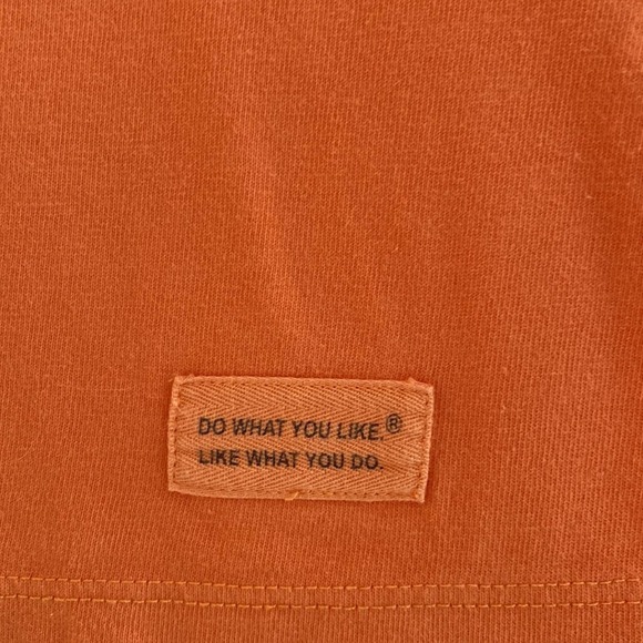 Life is Good. Orange beach short sleeve tee. Beach chairs. Medium
C - Picture 5 of 8